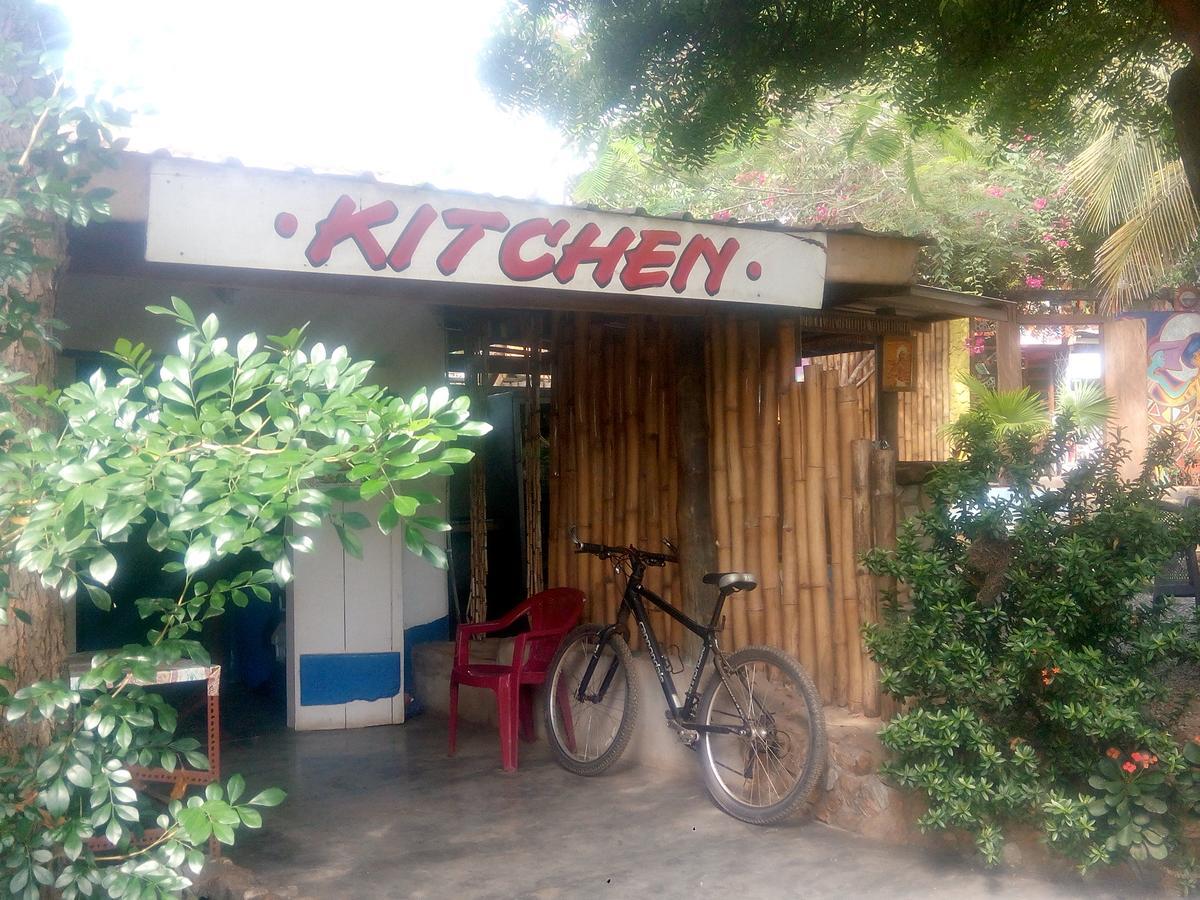 Kokrobite Garden Ngoại thất bức ảnh